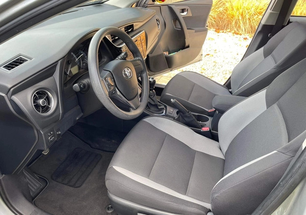 Toyota Auris cena 42900 przebieg: 182000, rok produkcji 2017 z Kalisz małe 79